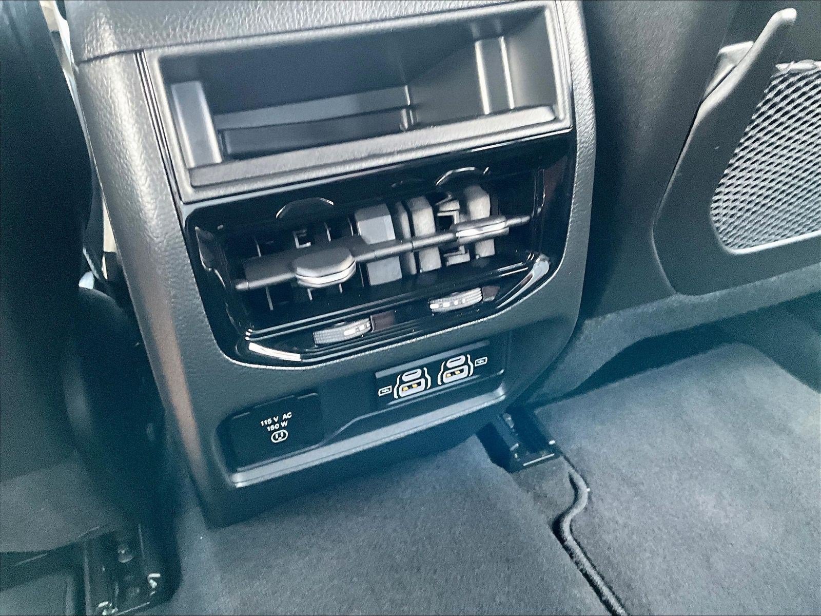 Used 2025 Jeep Grand Cherokee Altitude AWD/4WD image 10