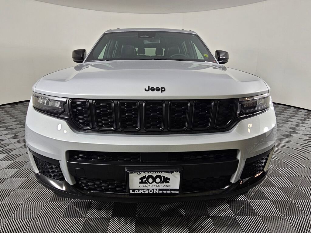 Used 2023 Jeep Grand Cherokee L Laredo AWD/4WD image 8