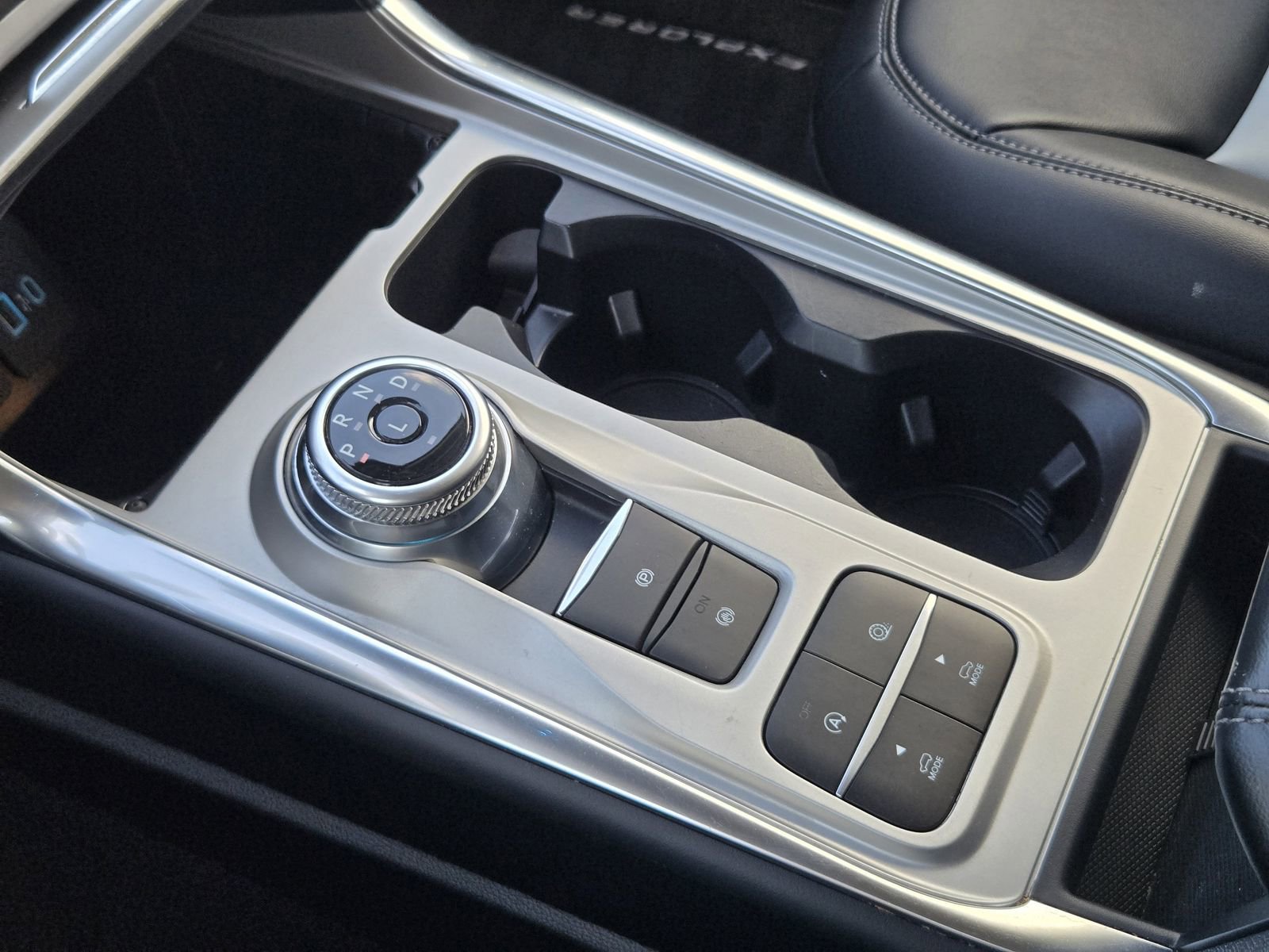 Certified 2024 Ford Explorer XLT w/ Equipment Group 202A image 20