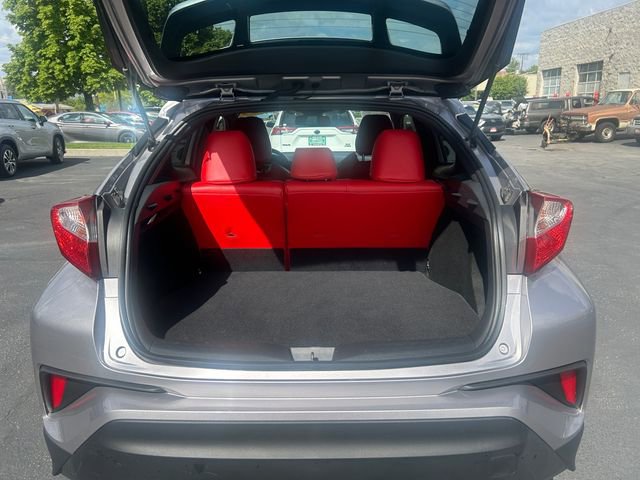 Used 2019 Toyota C-HR XLE FWD image 18