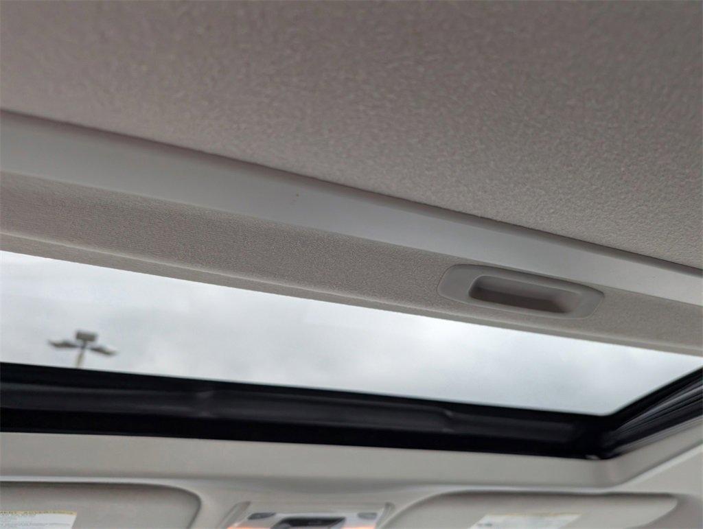 Used 2013 Toyota Sienna XLE image 27