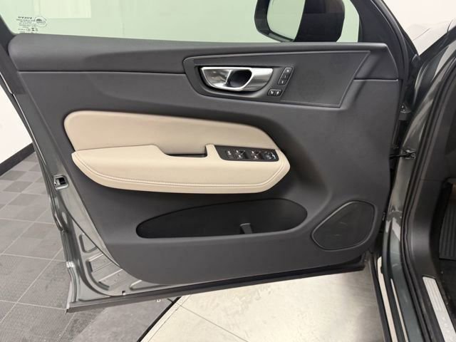 New 2026 Volvo XC60 B5 Core AWD/4WD image 14