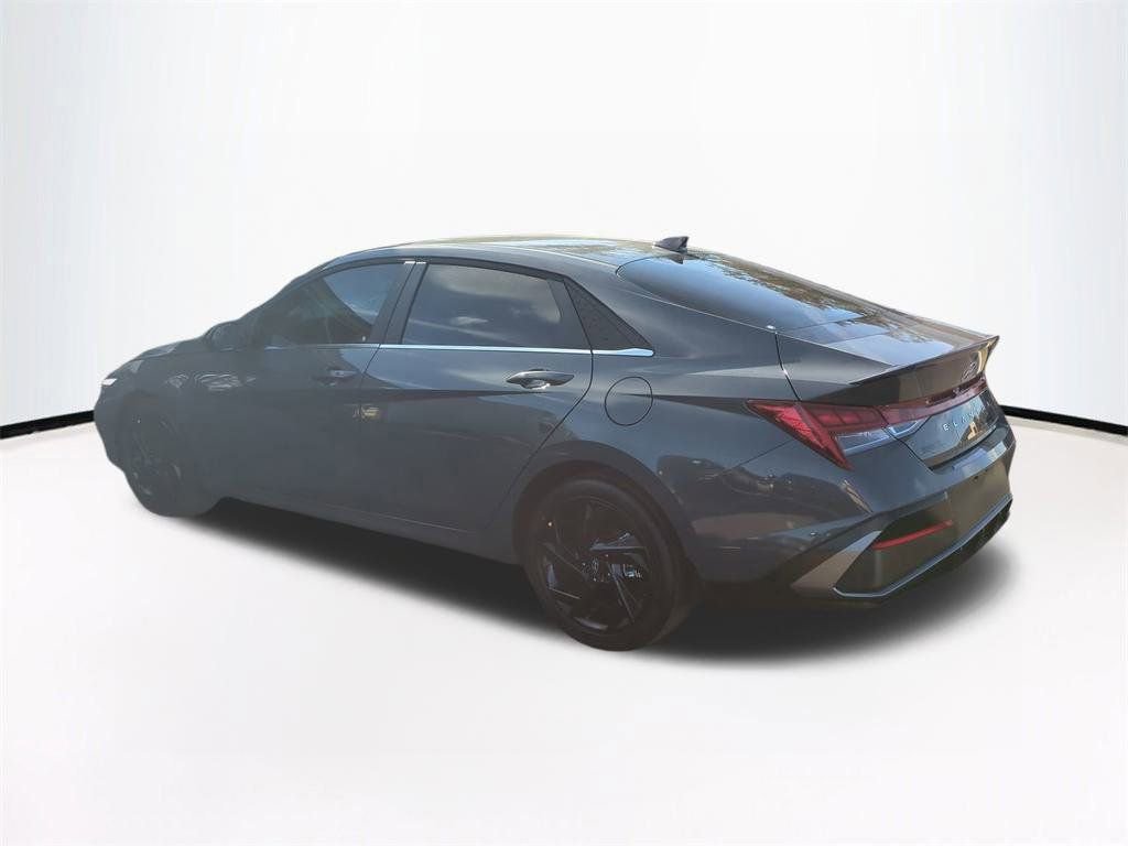 New 2026 Hyundai Elantra SEL Sport image 7