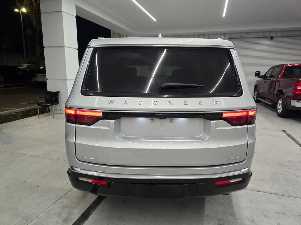 Certified 2022 Jeep Wagoneer Series II AWD/4WD image 5