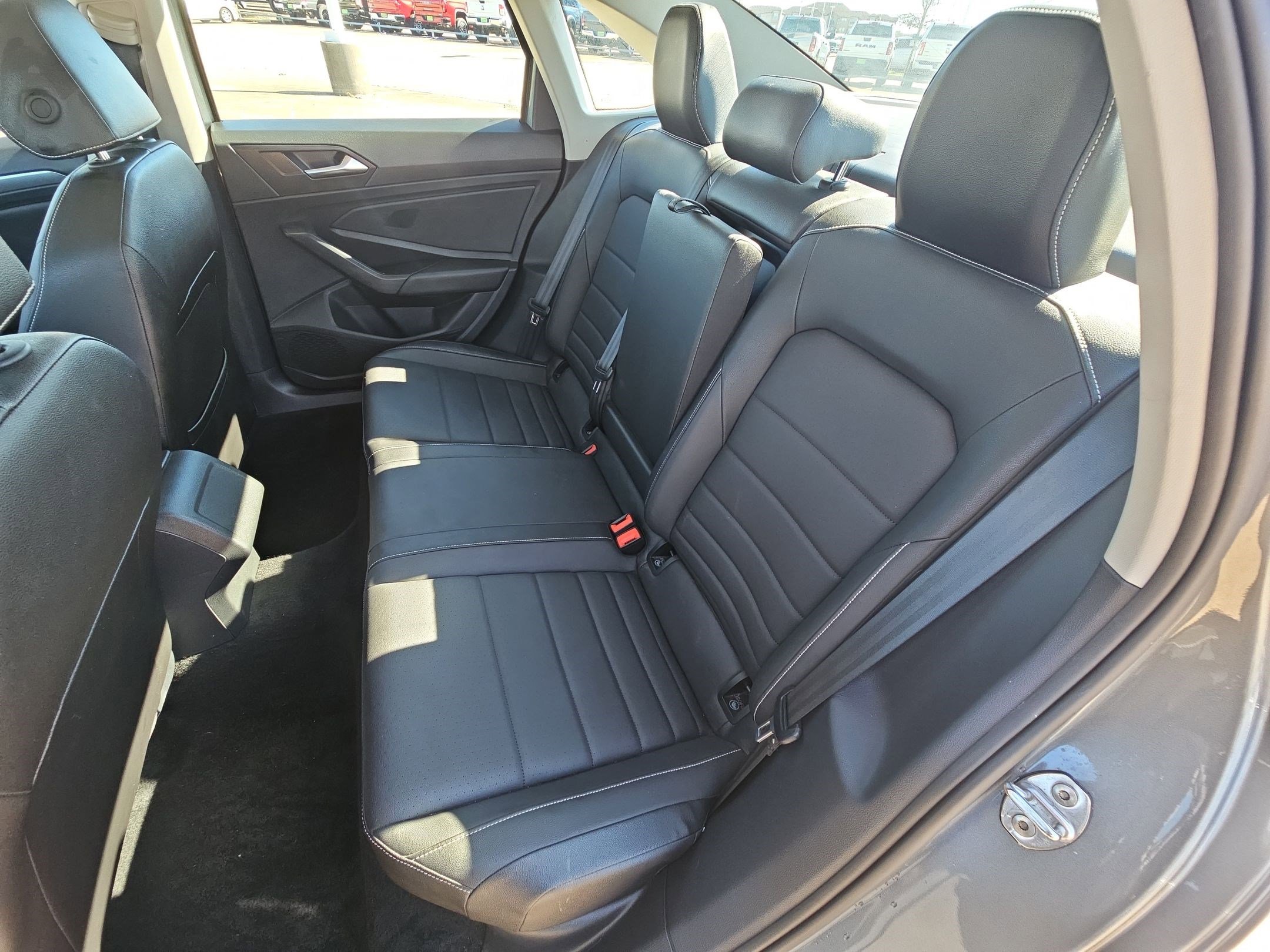 Used 2024 Volkswagen Jetta SE image 27