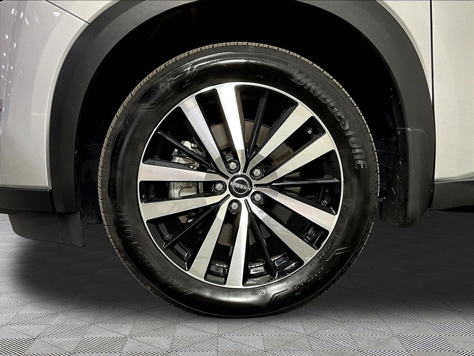 Used 2025 Nissan Pathfinder Platinum AWD/4WD image 34