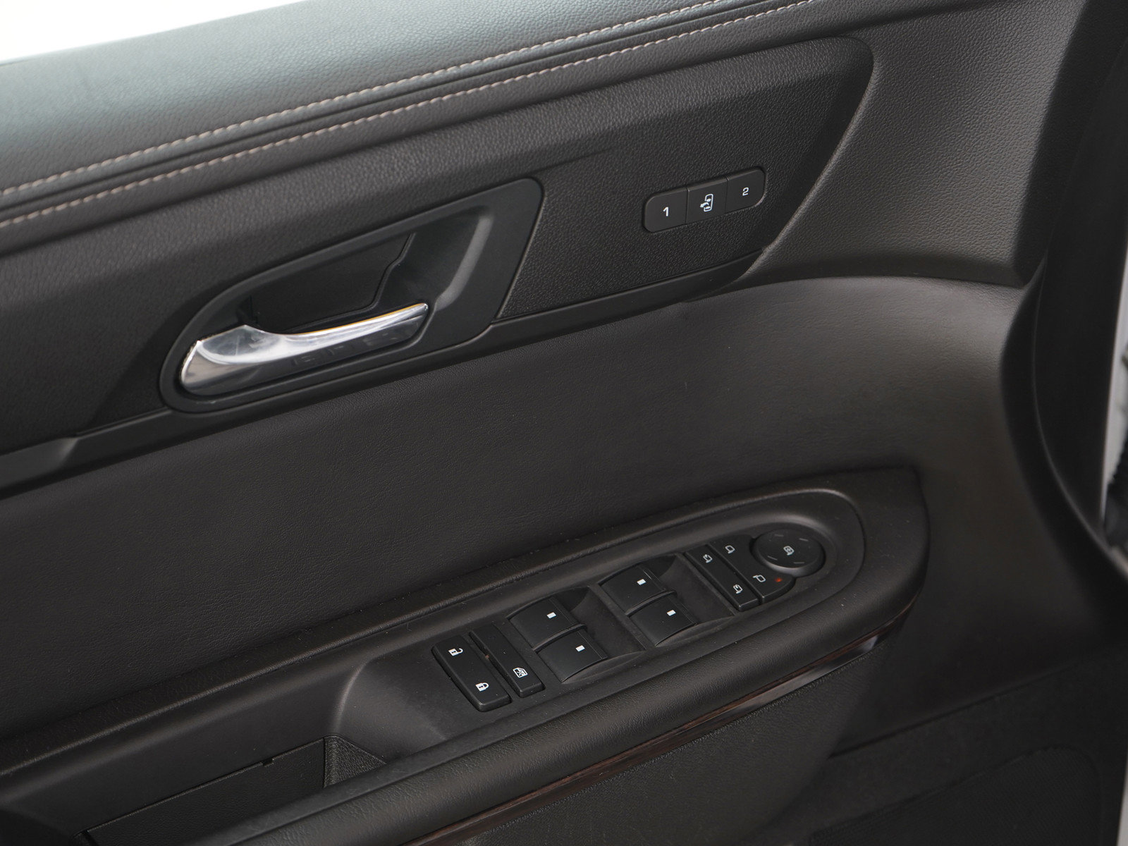 Used 2016 Chevrolet Traverse LTZ image 22