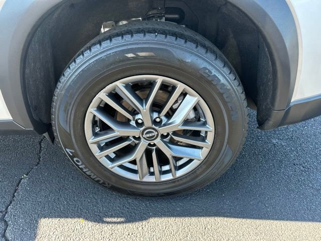 Used 2024 Nissan Rogue S AWD/4WD image 26