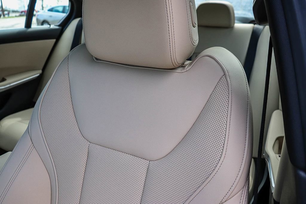 Certified 2025 BMW 330i Sedan w/ Convenience Package image 27