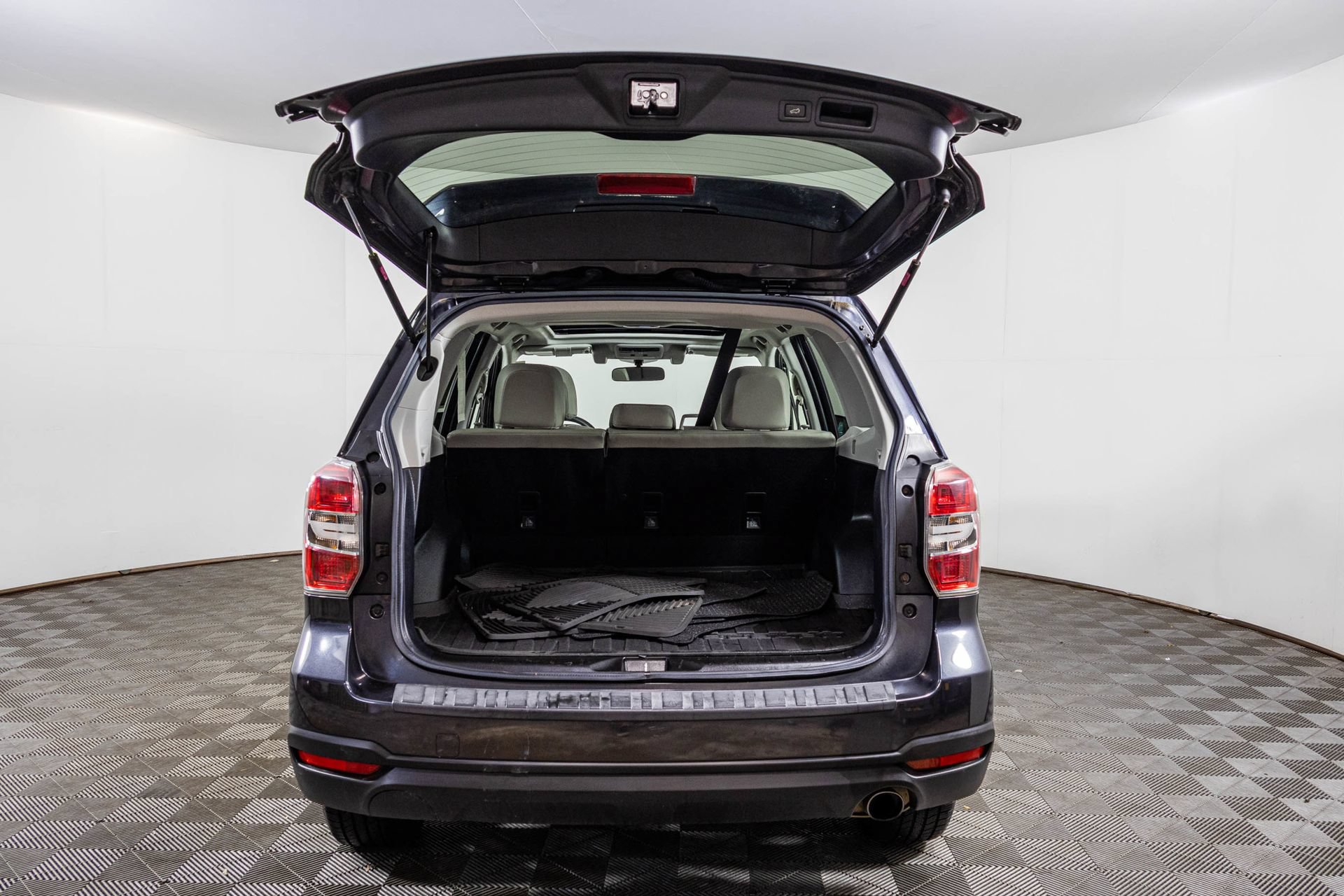 Used 2016 Subaru Forester 2.5i Limited AWD/4WD image 43