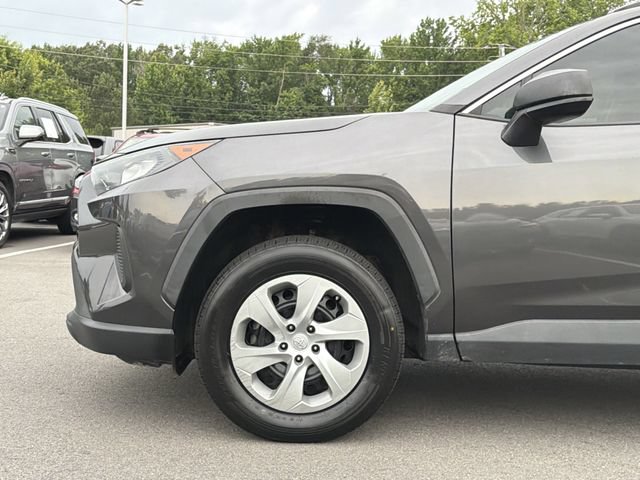 Used 2020 Toyota RAV4 LE FWD image 9