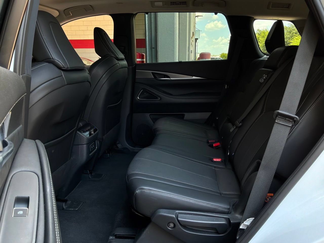 Used 2026 INFINITI QX60 Luxe FWD image 12
