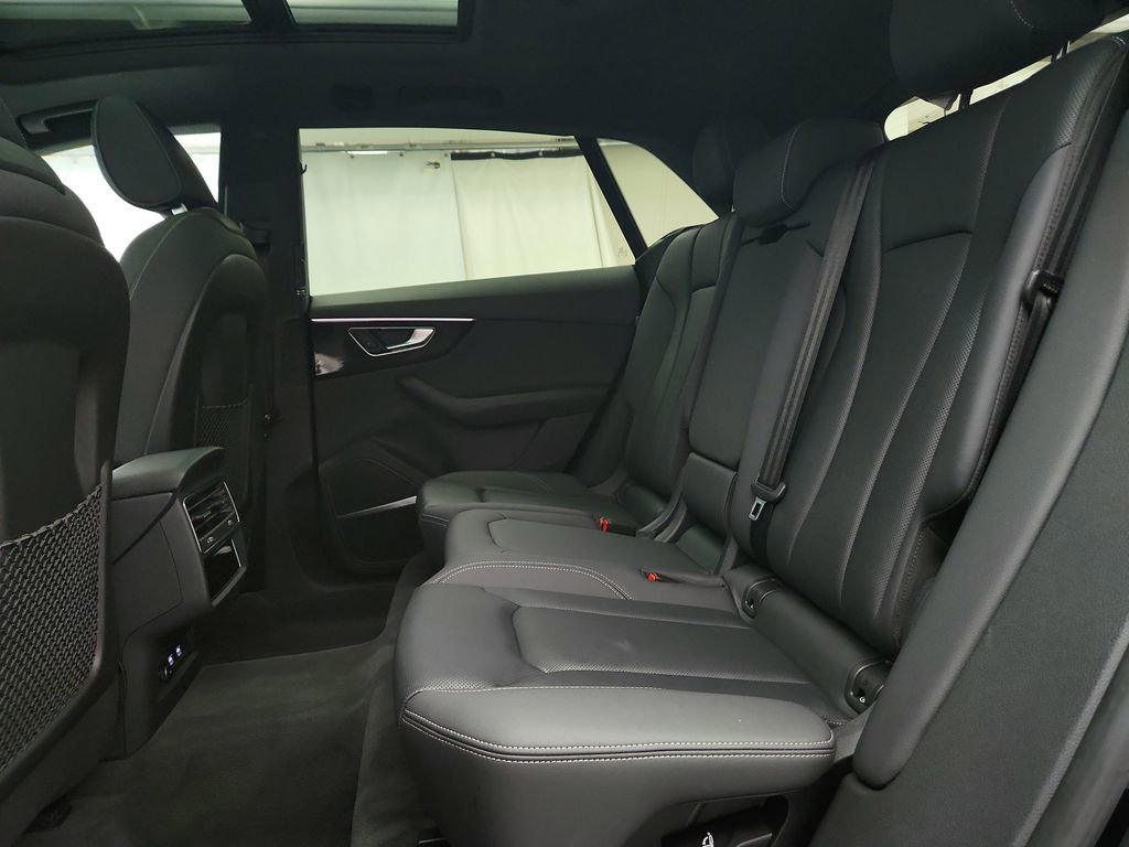 Used 2019 Audi Q8 Premium Plus w/ Premium Plus AWD/4WD image 30