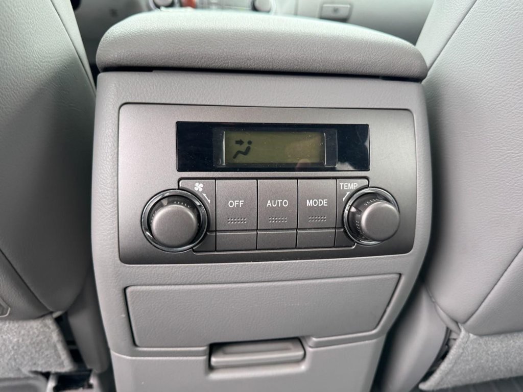 Used 2010 Toyota Highlander Limited w/ Extra Value Pkg 7 AWD/4WD image 12