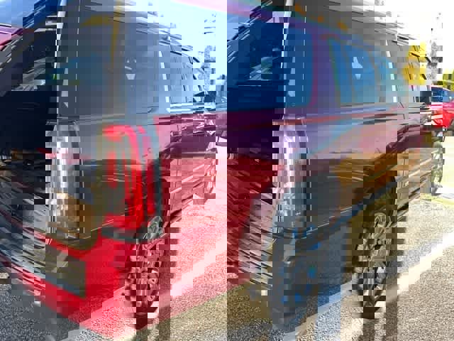 Used 2016 GMC Yukon XL Denali w/ Open Road Package image 19