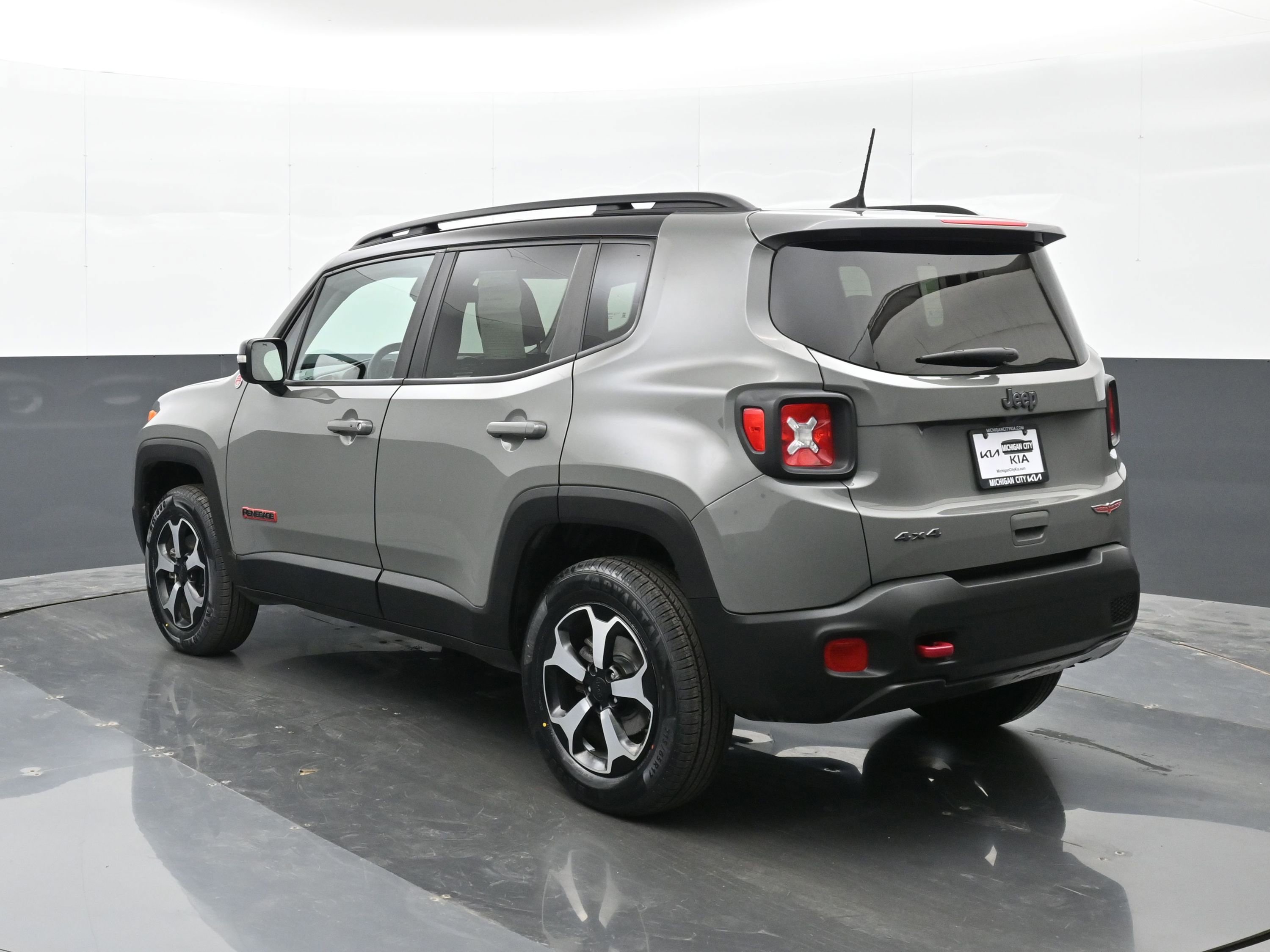 Used 2022 Jeep Renegade Trailhawk w/ Sun/Sound Group AWD/4WD image 6