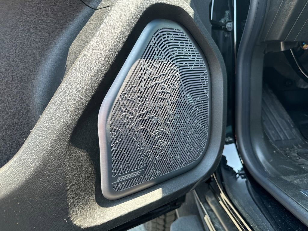 New 2025 GMC Hummer EV 2X w/ LPO, Dark Essentials Package image 22