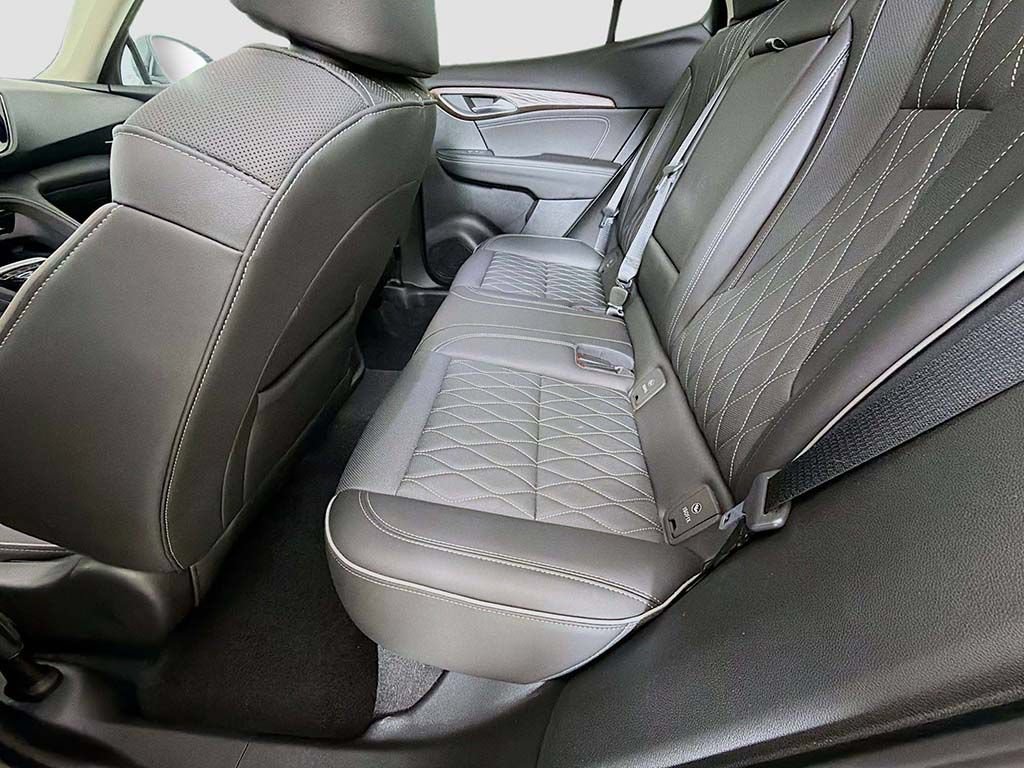 Used 2023 Buick Envision Avenir AWD/4WD image 28