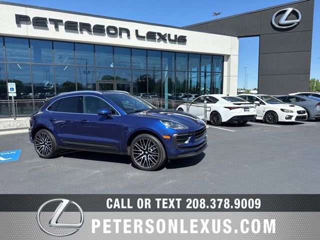 Used 2022 Porsche Macan AWD/4WD image 1