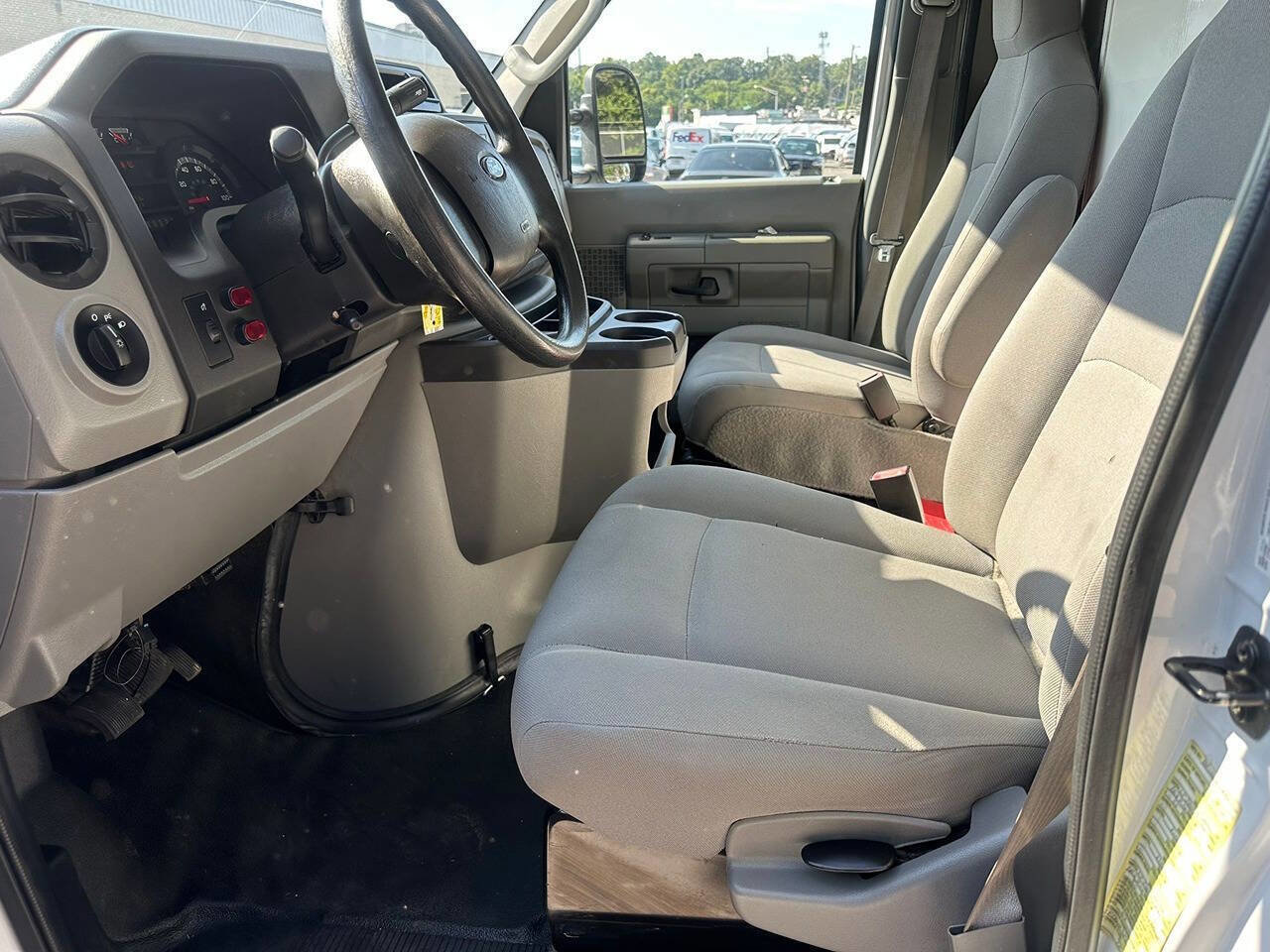 Used 2016 Ford E-350 and Econoline 350 Super Duty w/ Power Windows & Locks Group image 17