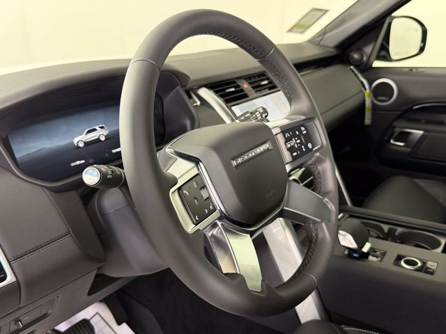 Used 2025 Land Rover Discovery S AWD/4WD image 15