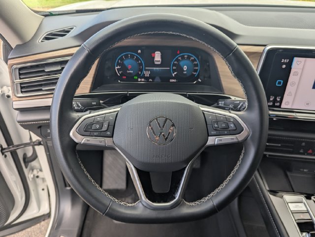 Used 2024 Volkswagen Atlas SE AWD/4WD image 21