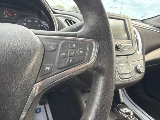 Used 2017 Chevrolet Malibu LT FWD image 33