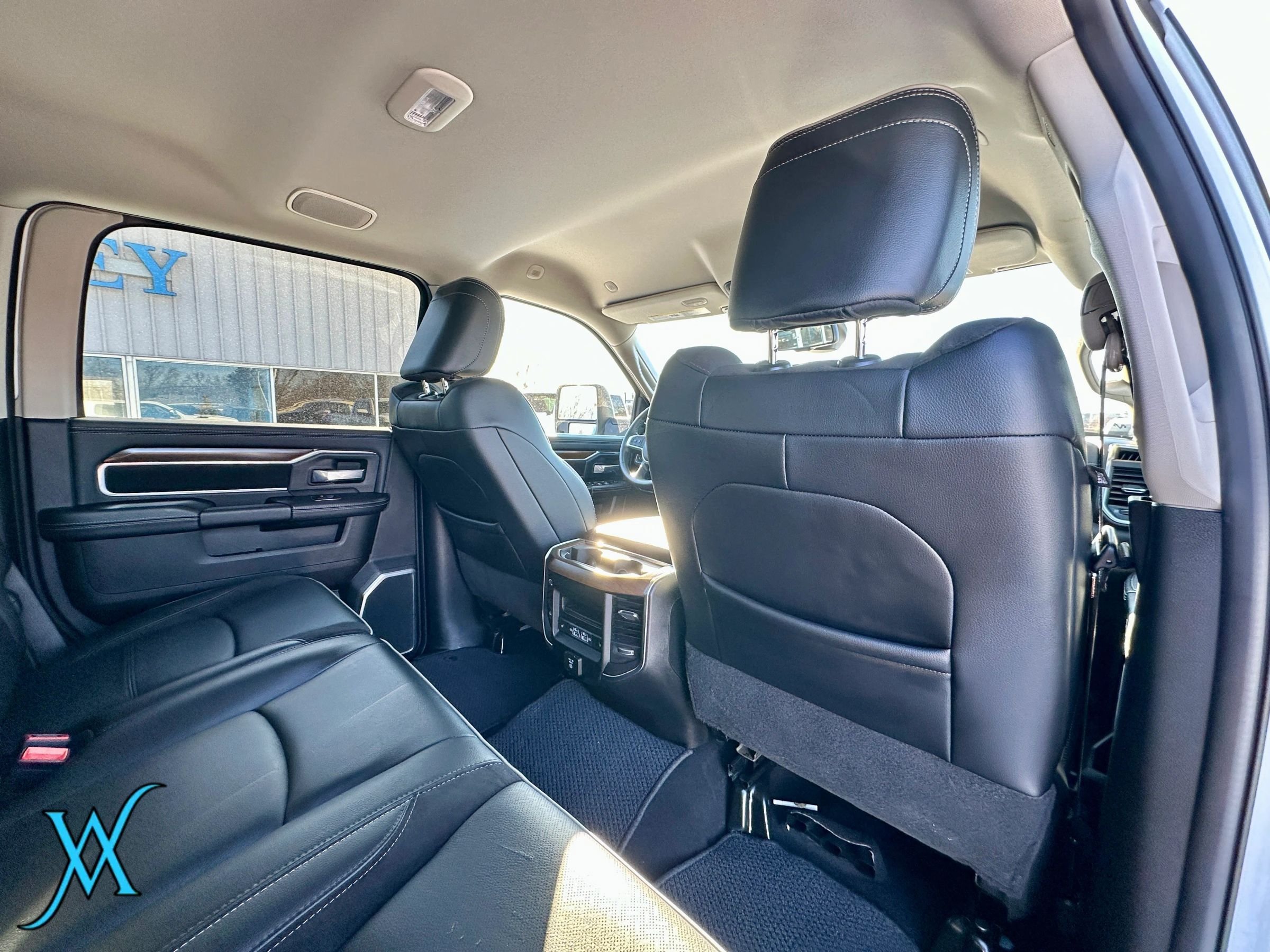 Used 2024 RAM 2500 Laramie AWD/4WD image 31
