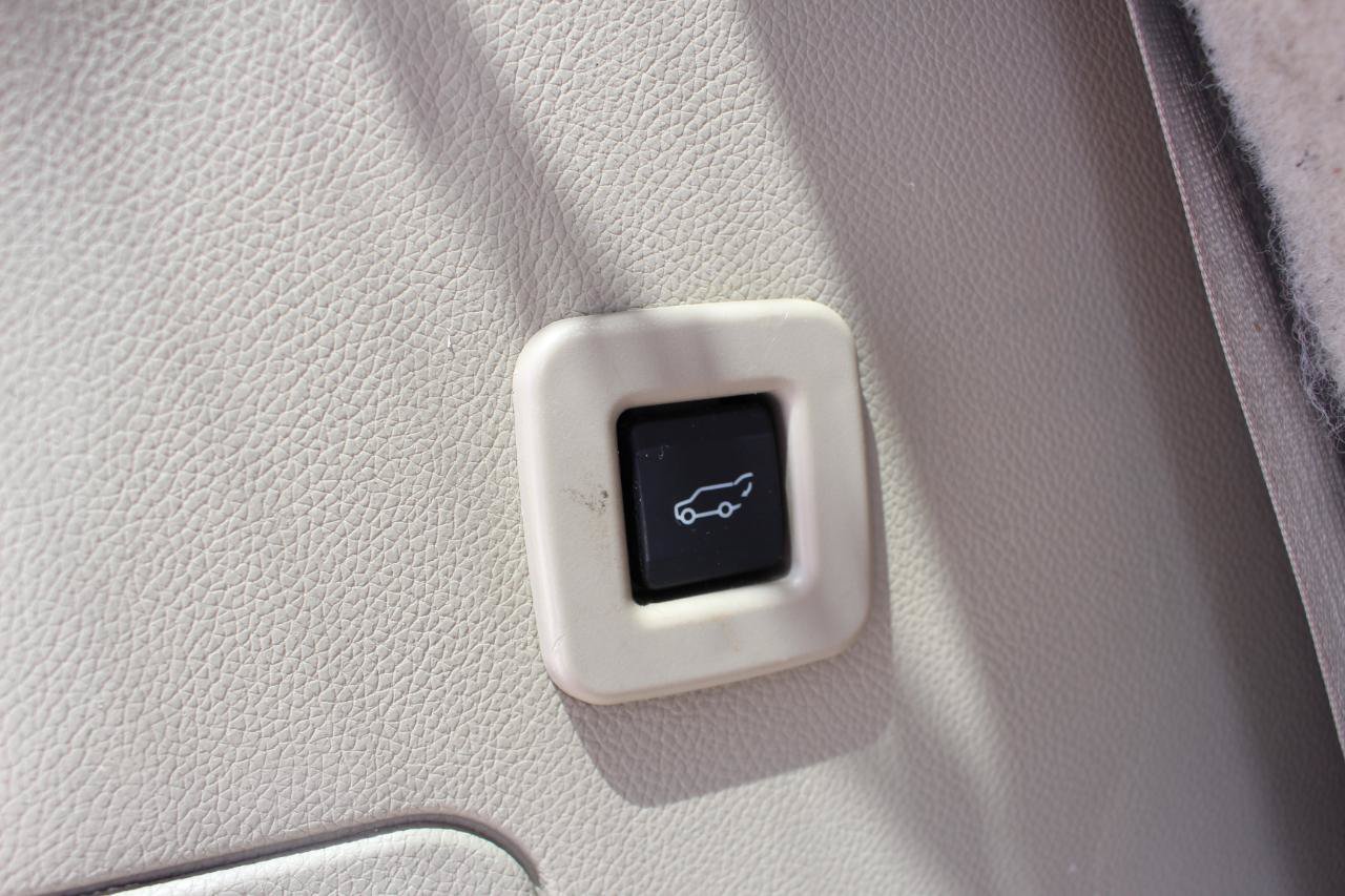 Used 2014 Ford Expedition Limited w/ Equipment Group 301A AWD/4WD image 46
