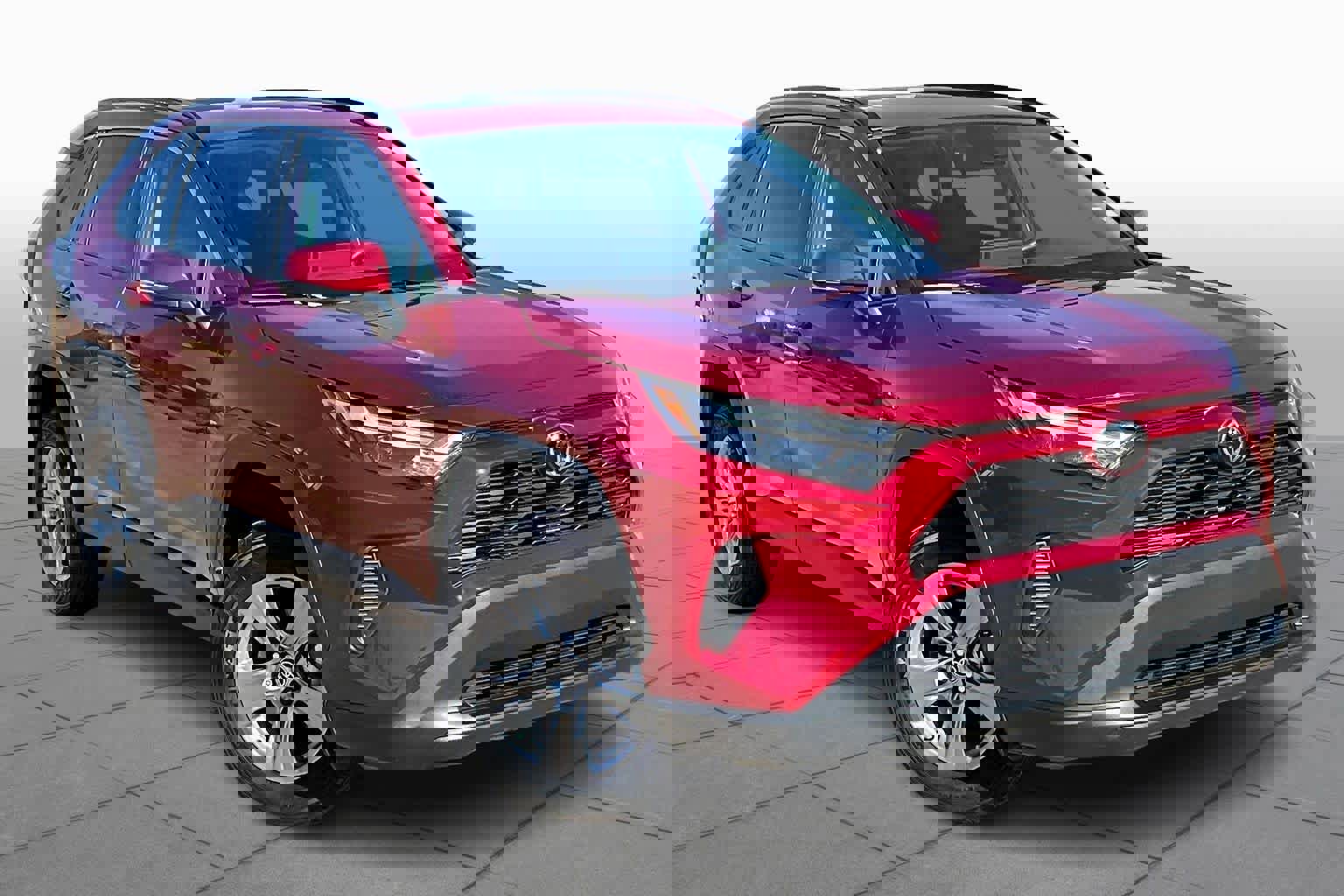 Used 2023 Toyota RAV4 XLE image 2