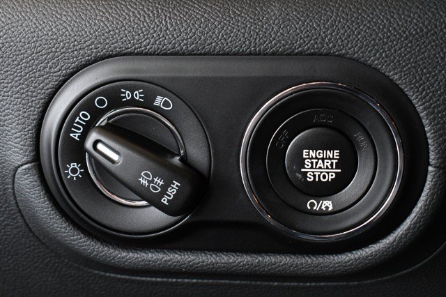 Used 2023 Maserati Levante GT AWD/4WD image 32
