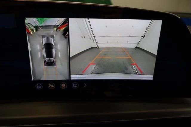 New 2026 Cadillac Lyriq Signature Luxury image 23