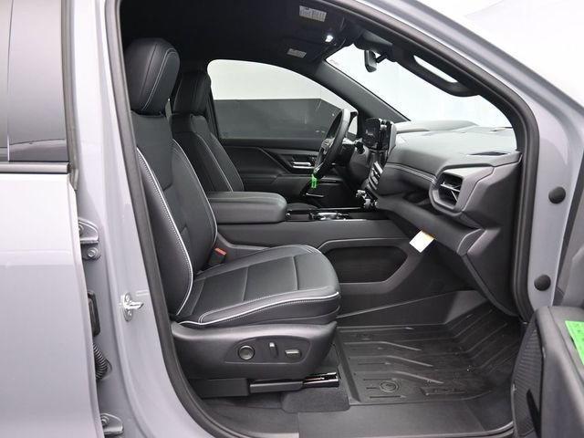 New 2025 Chevrolet Silverado EV LT image 43