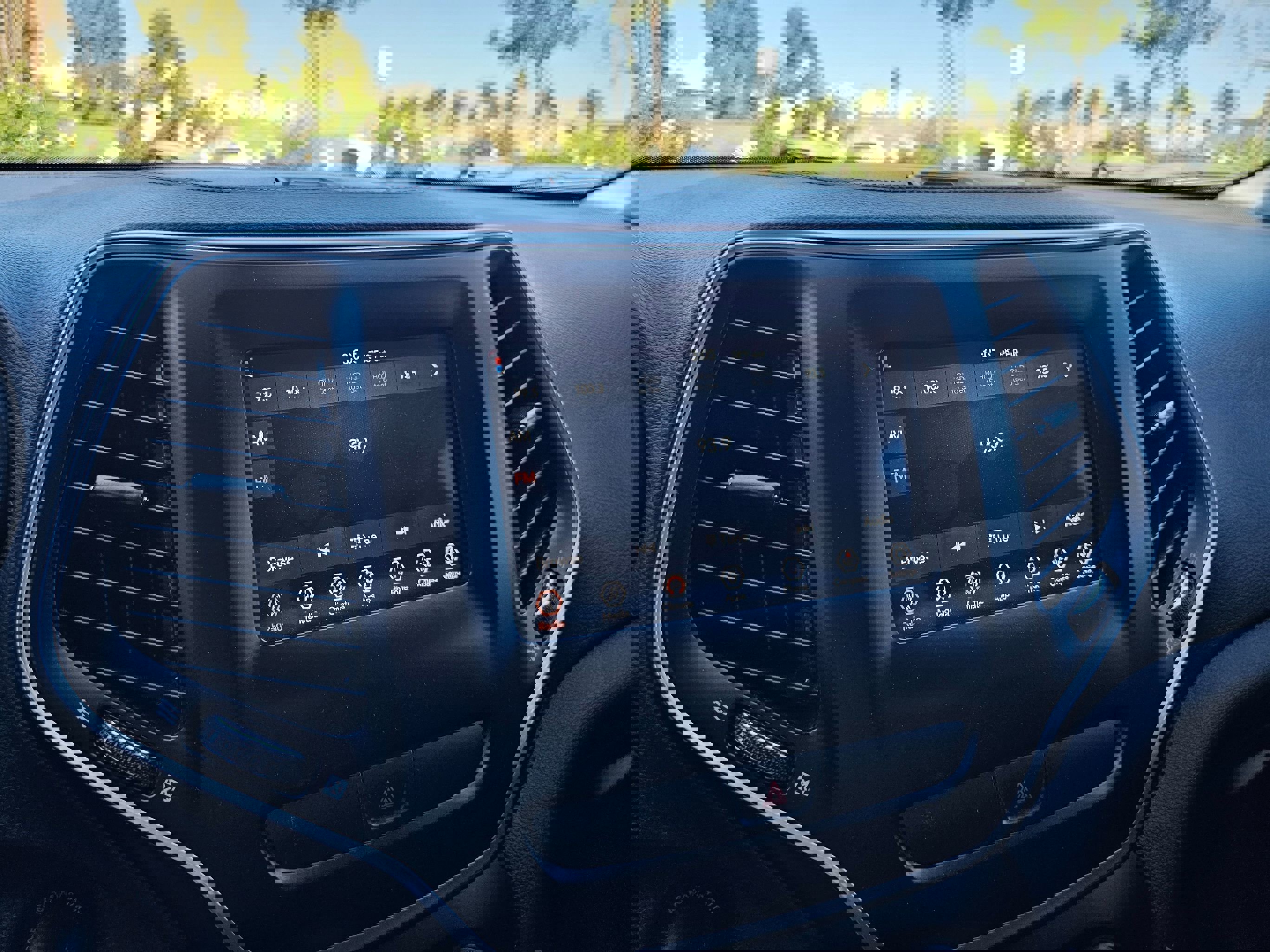 Used 2019 Jeep Cherokee Latitude w/ Popular Appearance Group image 30