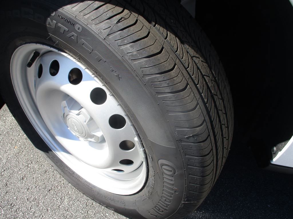 New 2025 Ford Maverick XL image 16