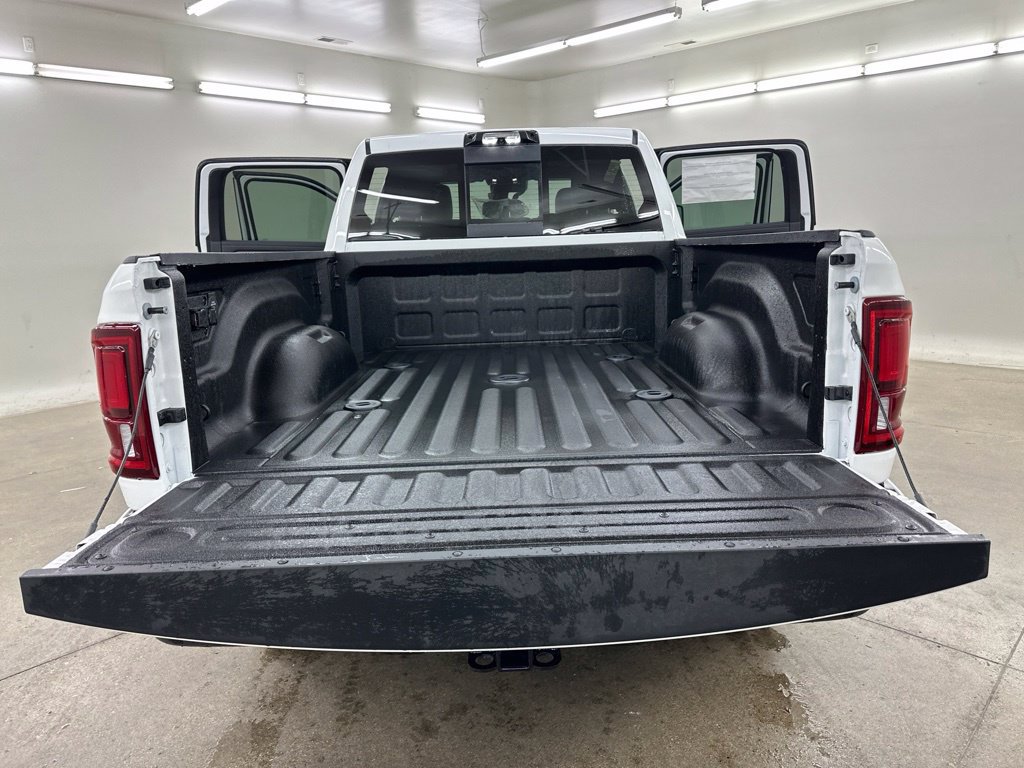 New 2026 RAM 3500 Laramie AWD/4WD image 31