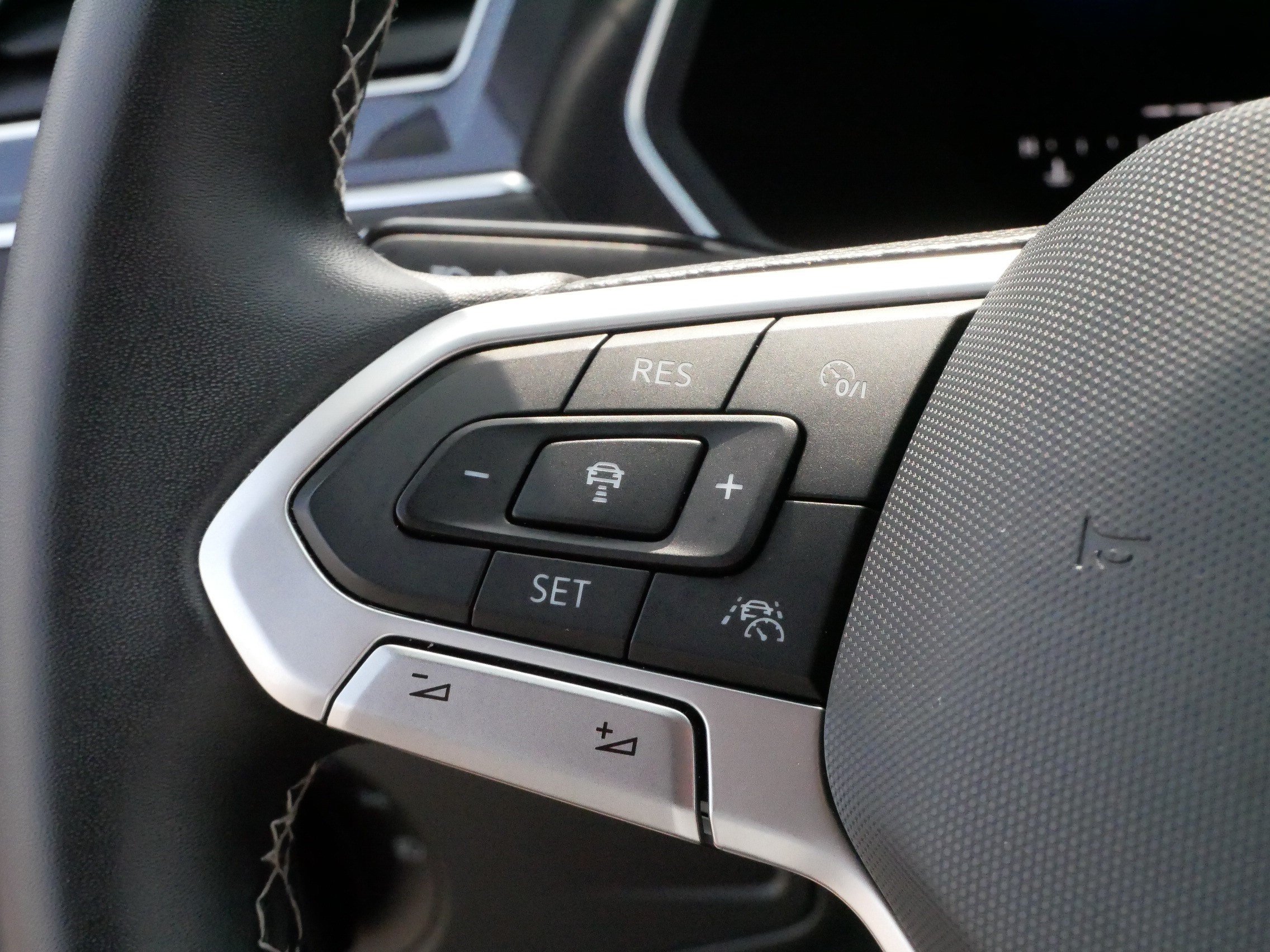 Used 2022 Volkswagen Tiguan S AWD/4WD image 26