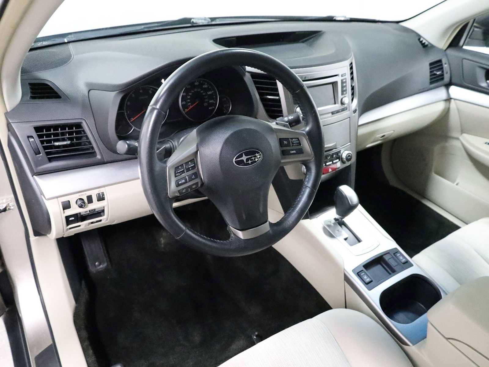 Used 2014 Subaru Outback 2.5i Premium AWD/4WD image 4