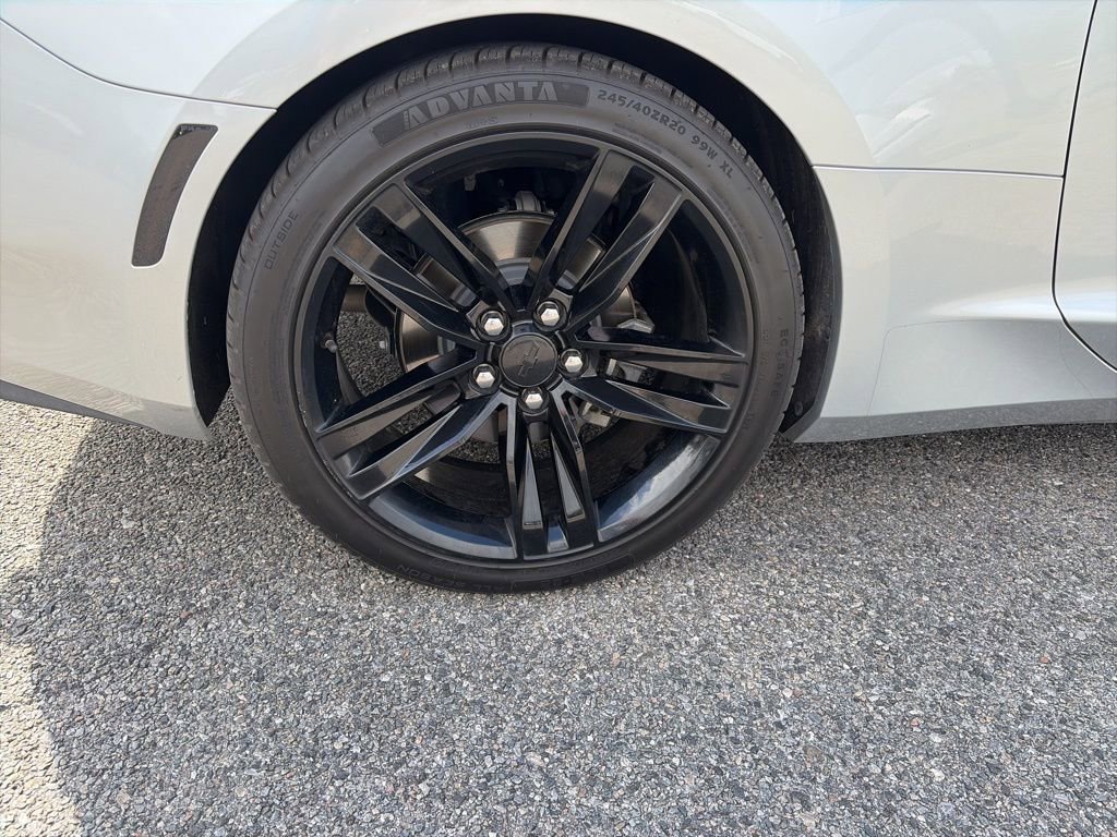 Used 2017 Chevrolet Camaro LT image 8