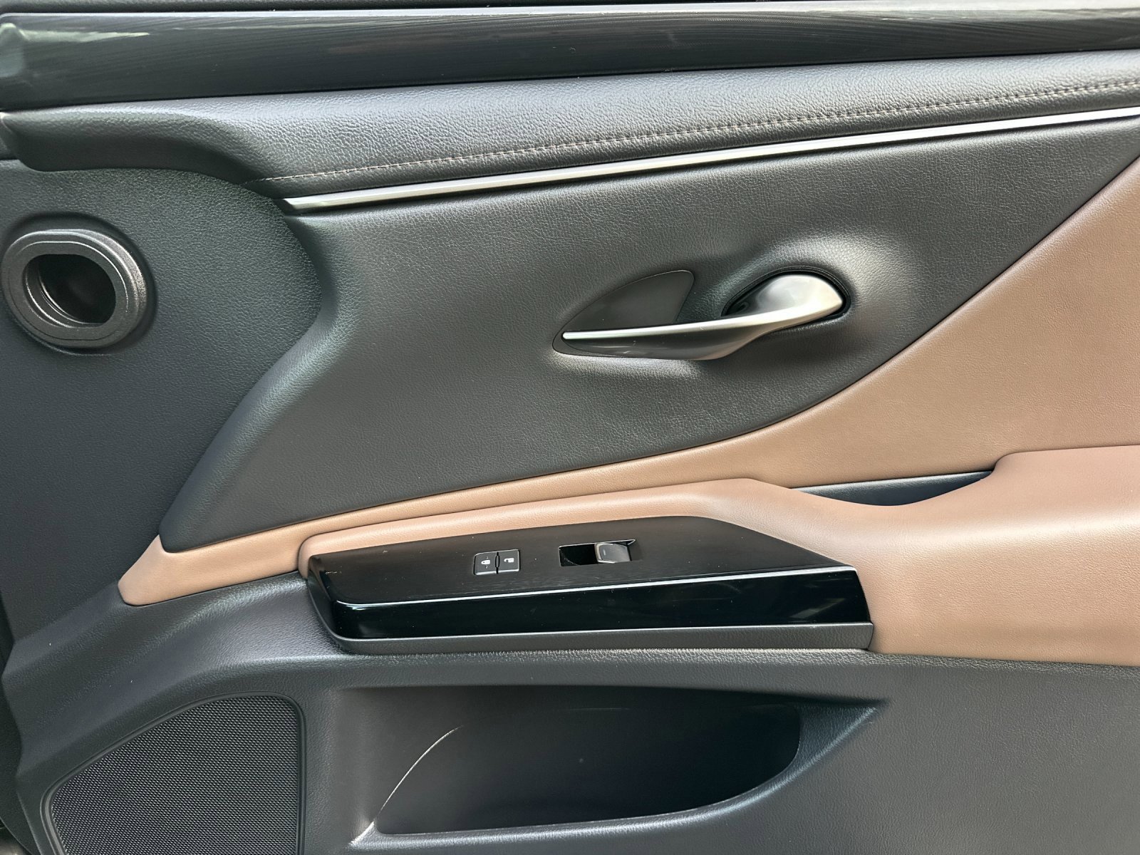 Used 2025 Lexus ES 350 image 18