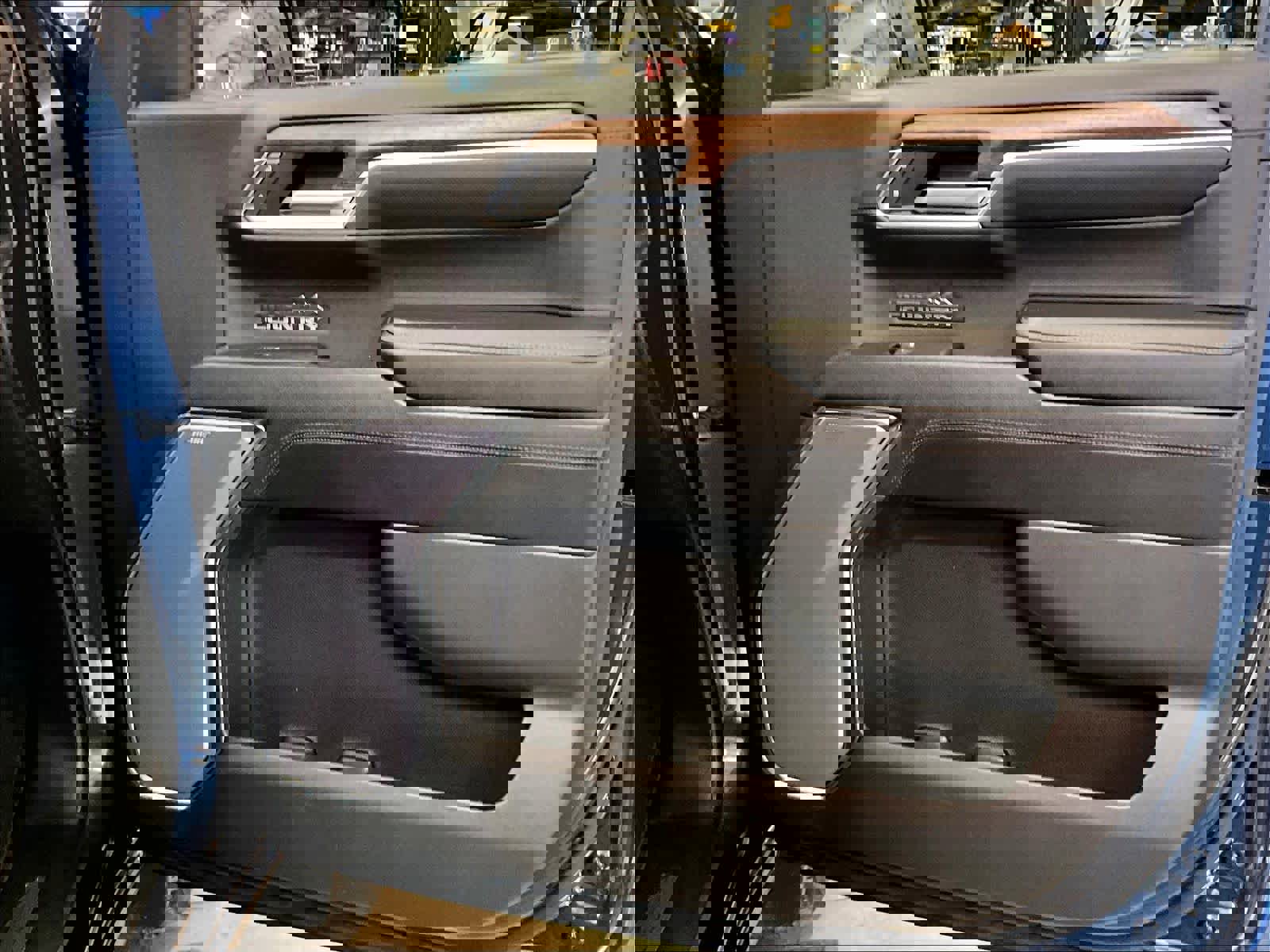 Used 2023 Chevrolet Silverado 1500 High Country w/ High Country Premium Package image 12