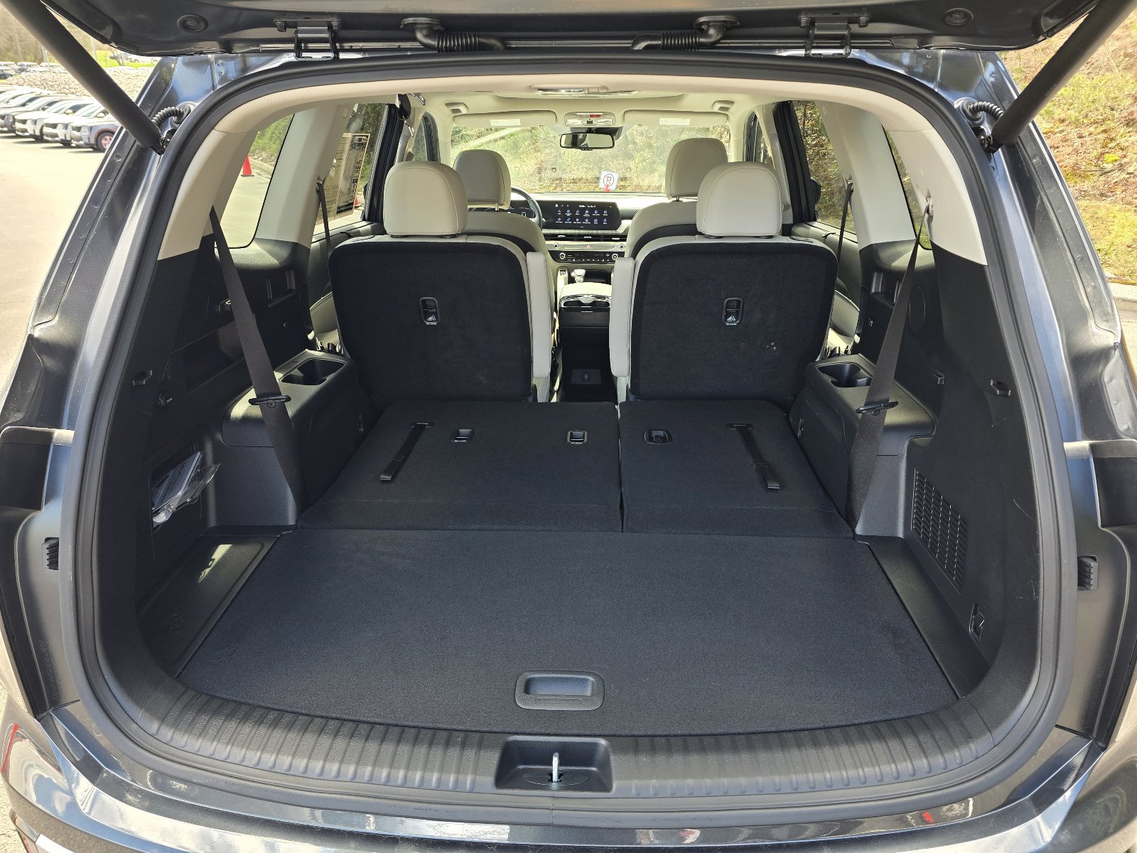 Used 2024 Kia Telluride EX w/ EX Captain's Chair Package image 25