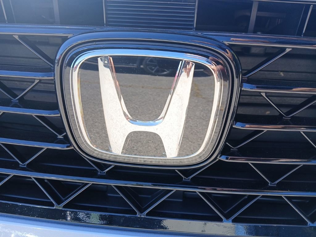 Used 2025 Honda Accord Sport image 2