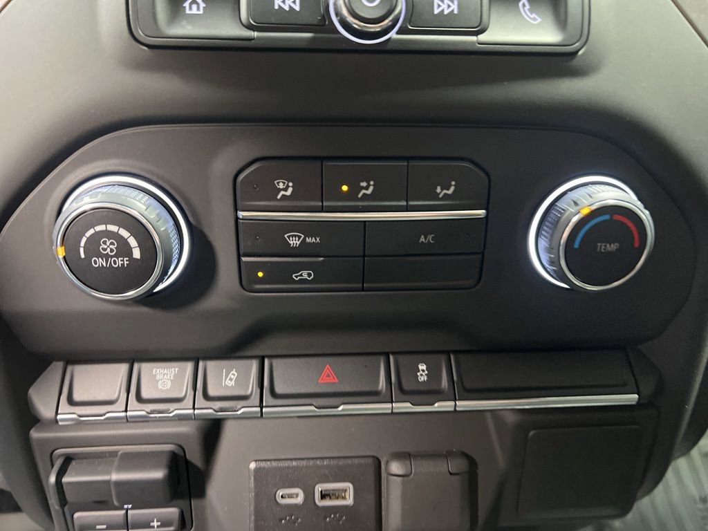 Used 2025 Chevrolet Silverado 3500 W/T image 35