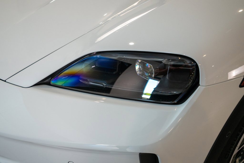 New 2025 Porsche Taycan 4S image 13