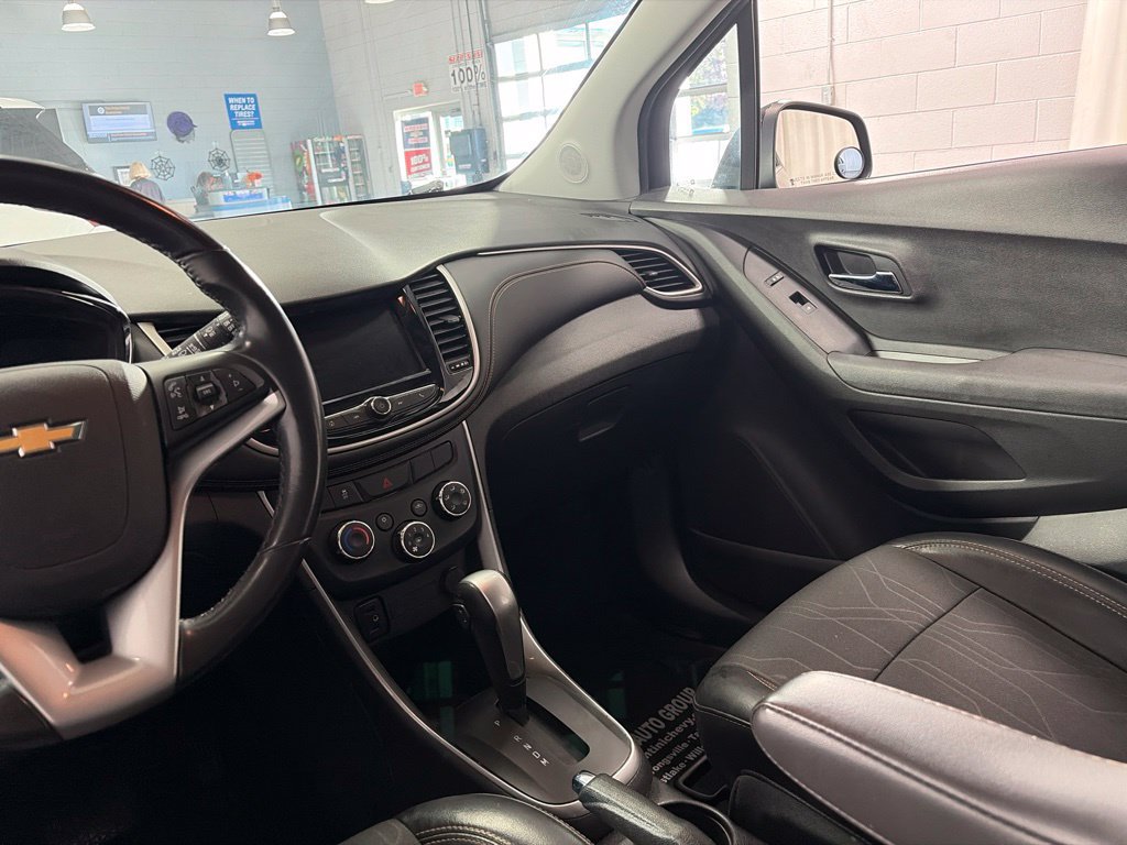 Used 2019 Chevrolet Trax LT w/ LT Convenience Package AWD/4WD image 25