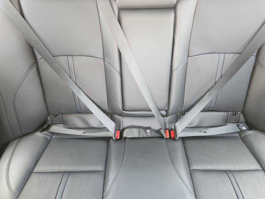 New 2026 Toyota Camry Hybrid FWD image 21