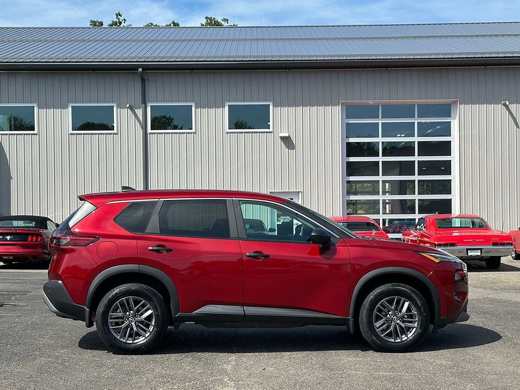 Used 2023 Nissan Rogue S AWD/4WD image 12