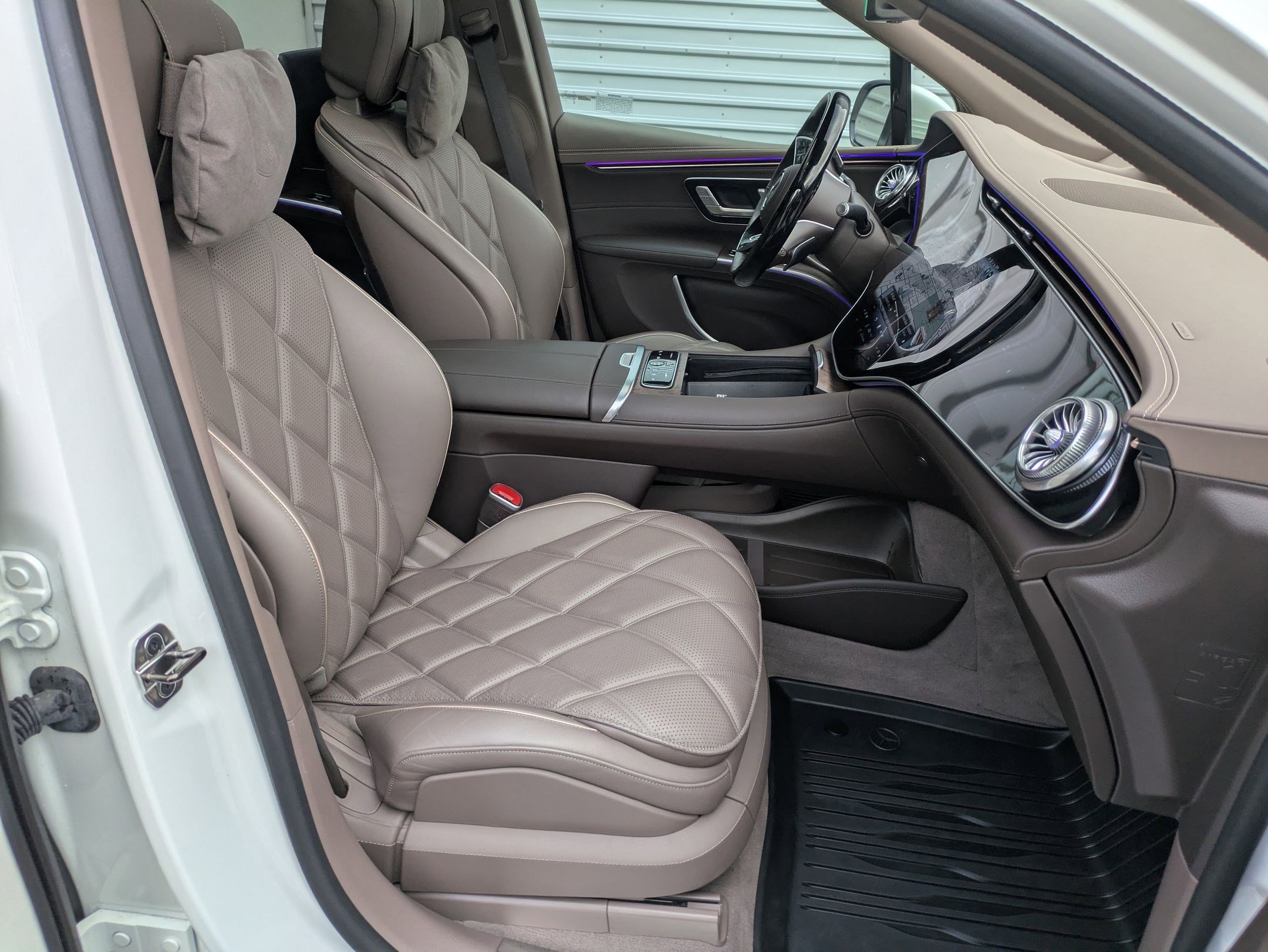 Used 2024 Mercedes-Benz Maybach EQS 680 4MATIC image 34