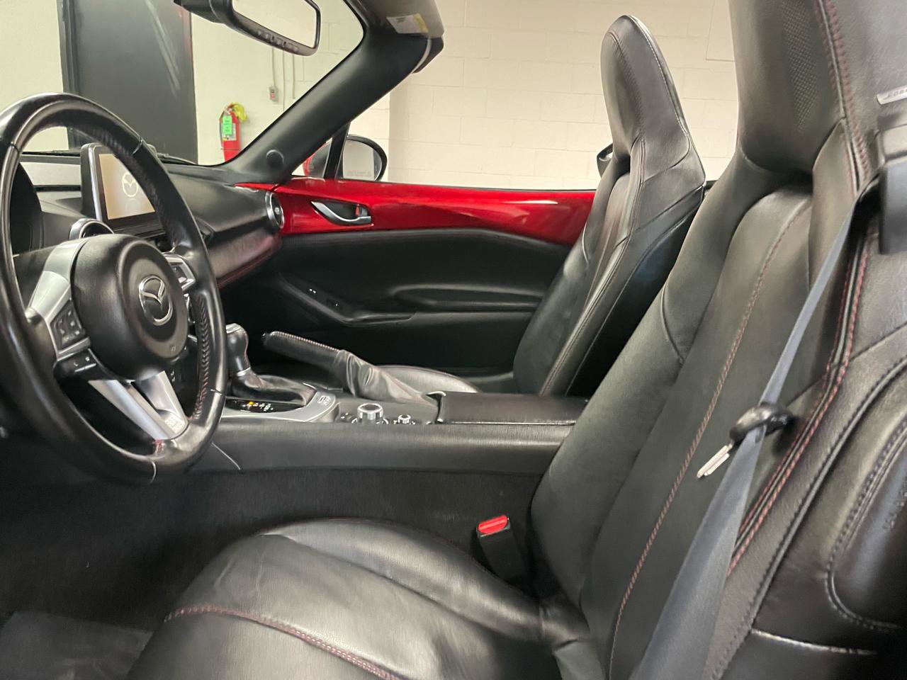 Used 2016 MAZDA MX-5 Miata Grand Touring RWD image 12